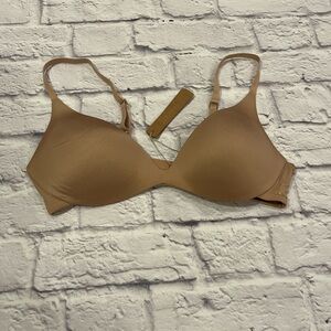 Skims nude bra  wireless form push up bra in clay nwt new 36C